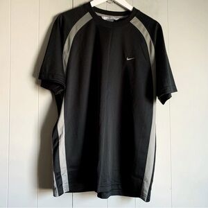 NIKE Mens Vintage 1/2 Sleeve Training Top Black & Gray XL